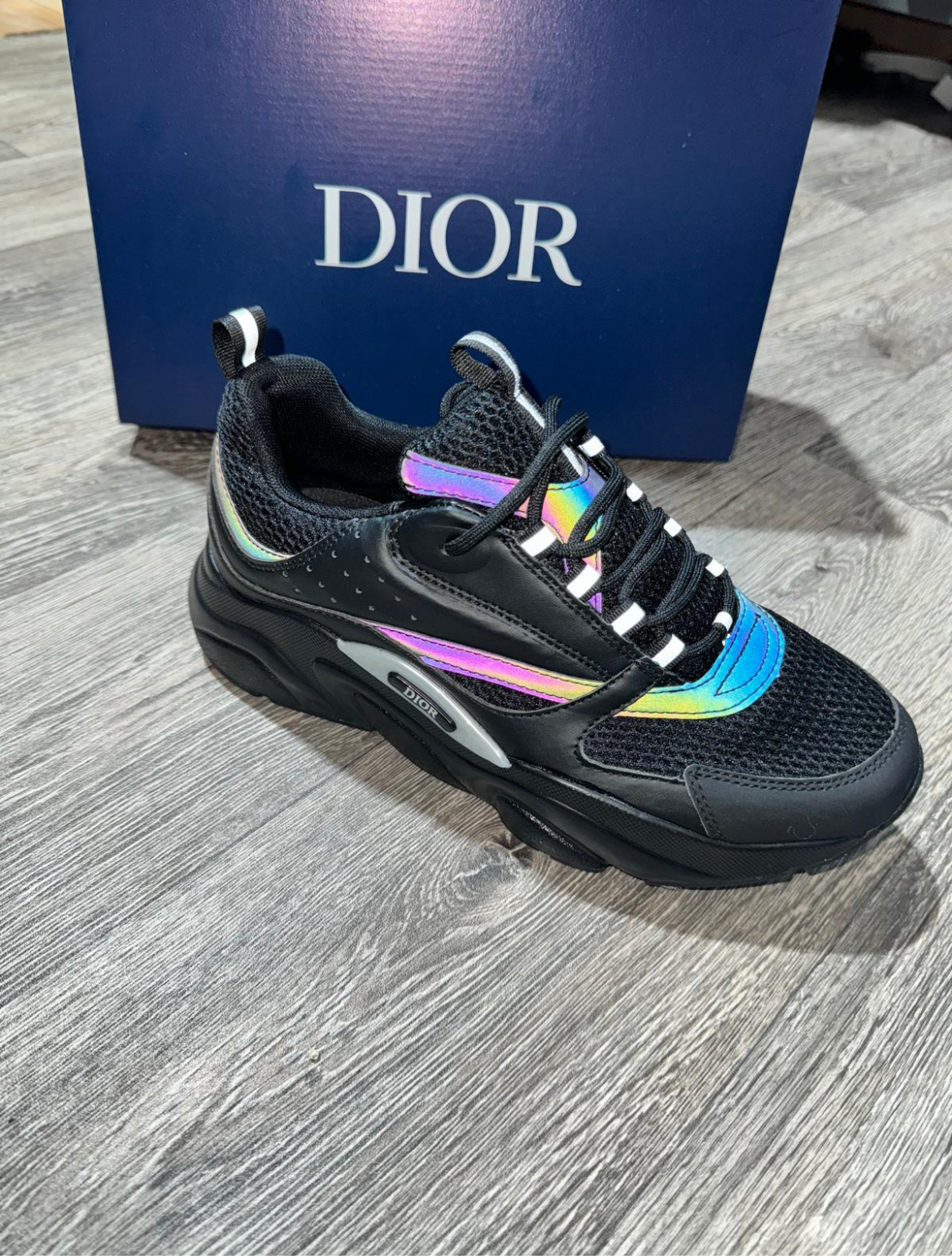 B22 BLACK REFLECTIBE