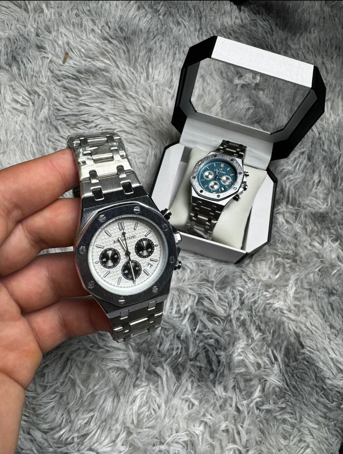 AP “White Circles Aluminium”