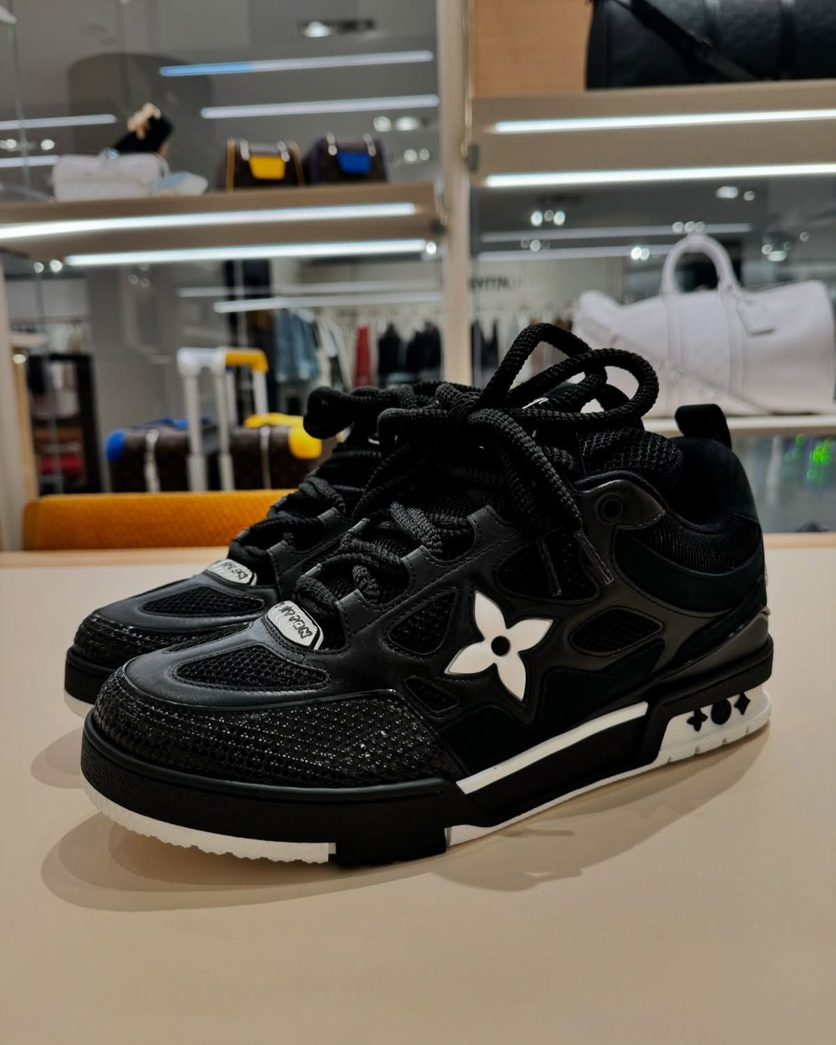 LV SKATE "BLACK"