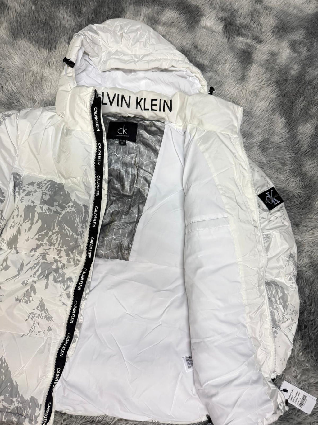 Abrigo CLVN KLN "White"