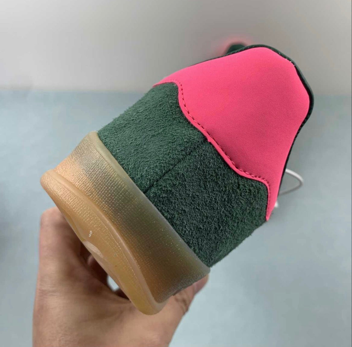 GZELLE "Green Lucid Pink"