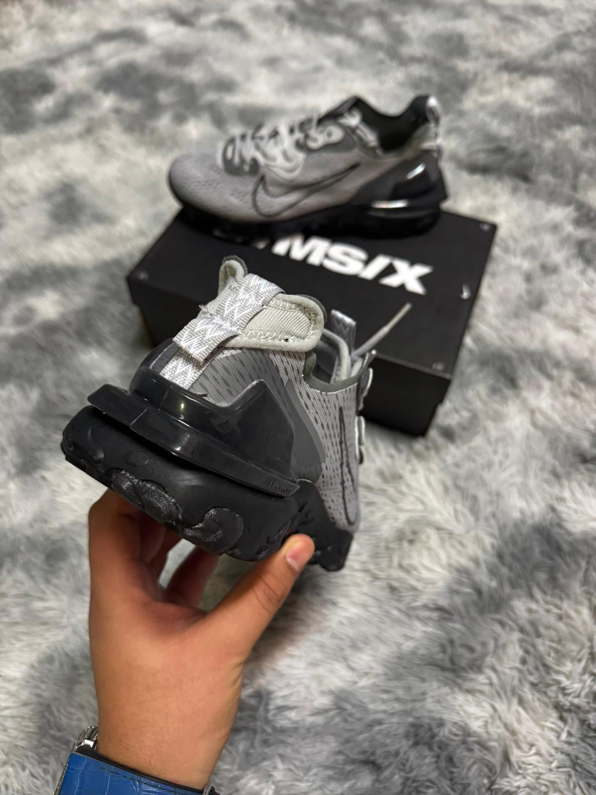 React “Black Grey”