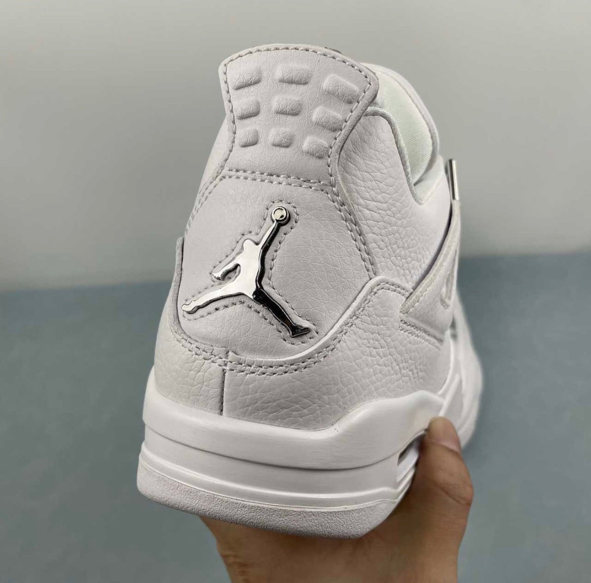 AJ4 "Metallic White"