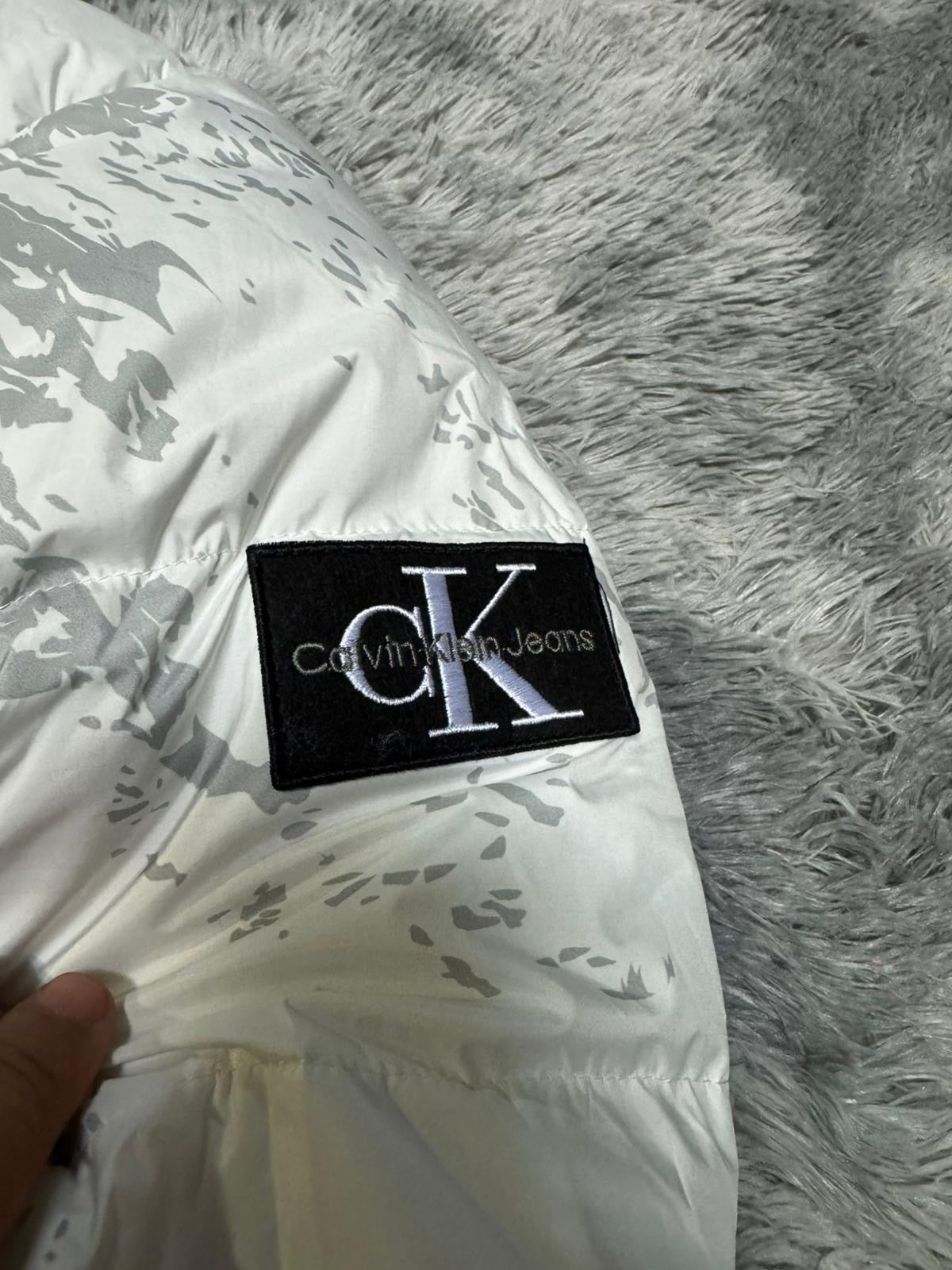 Abrigo CLVN KLN "White"