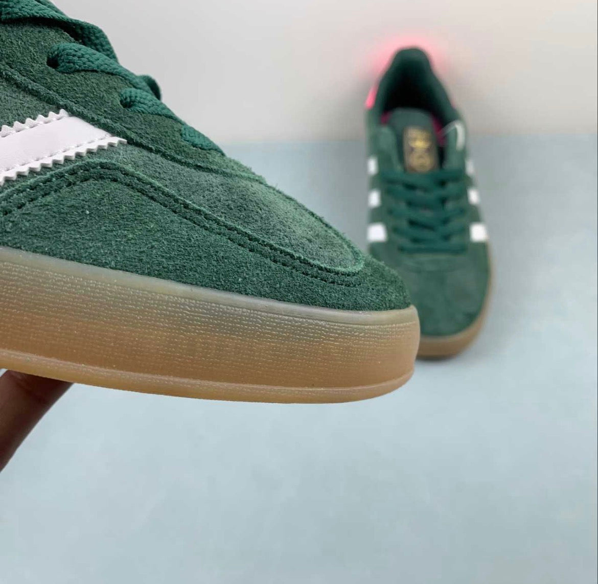 GZELLE "Green Lucid Pink"