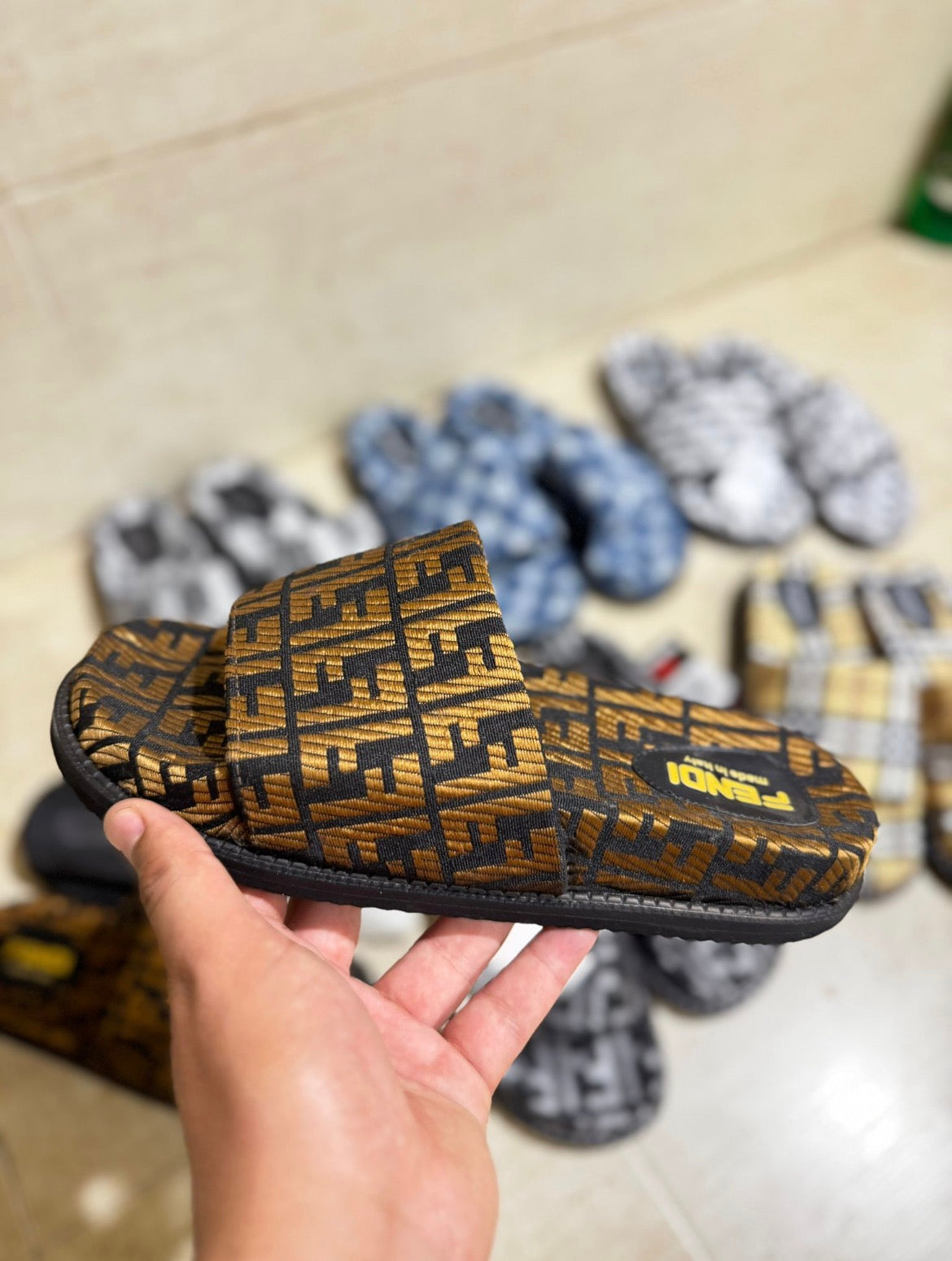 Chanclas "FNDI GOLD"