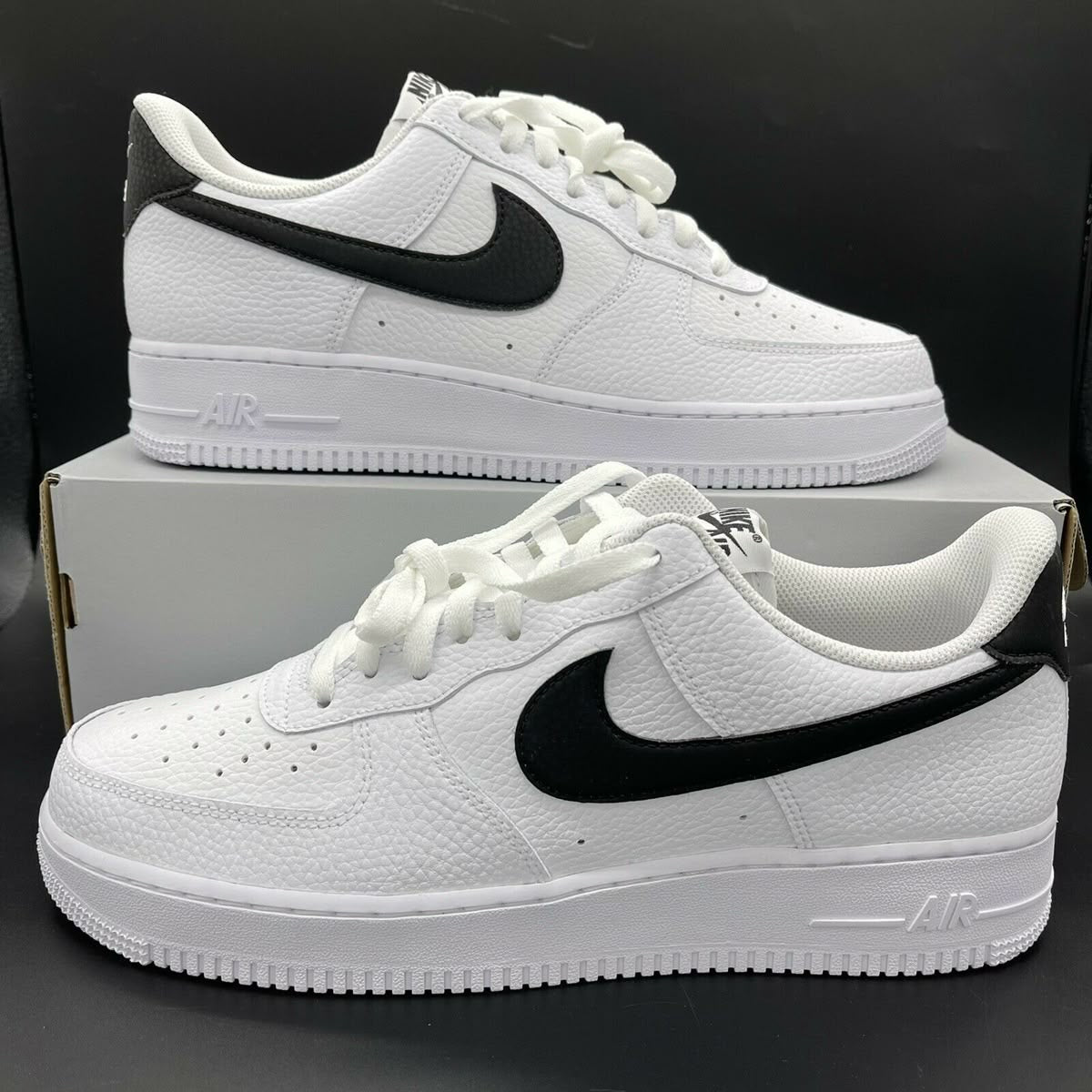 AF1 07 "Black White"
