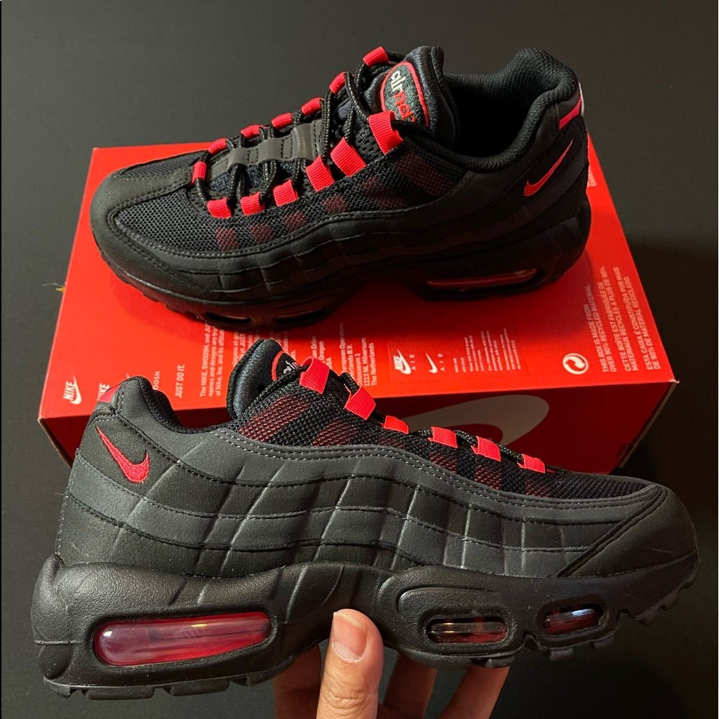 AM 95 "Black Red"